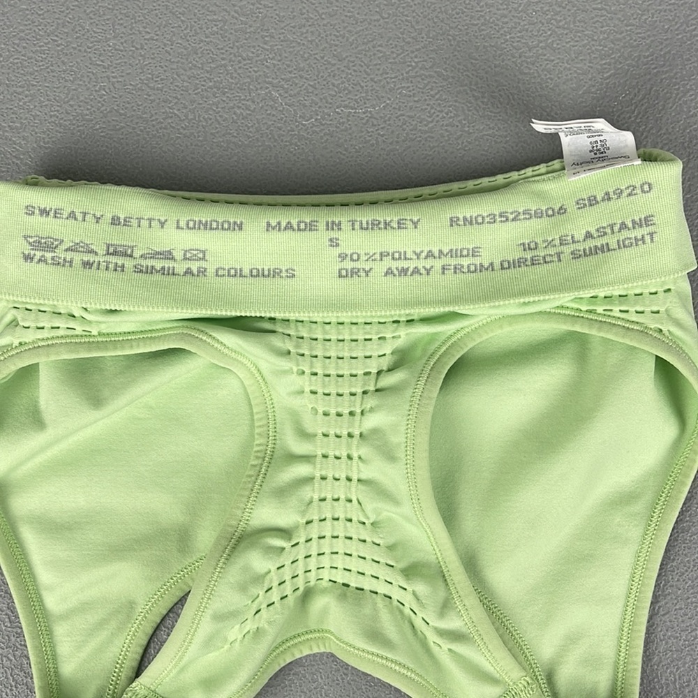 Sweaty Betty Stamina Workout Bra. Utopia Green. Size 4-6. - Picture 7 of 8